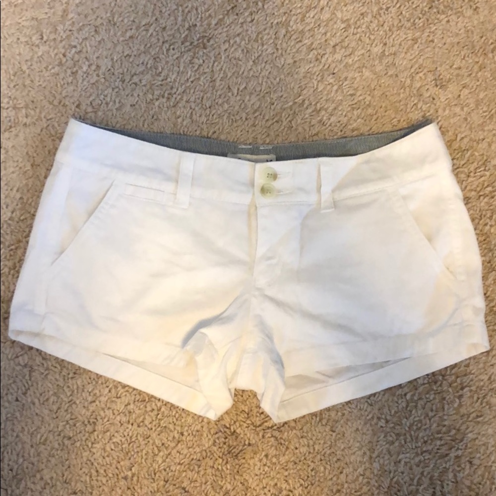 American Eagle white shorts